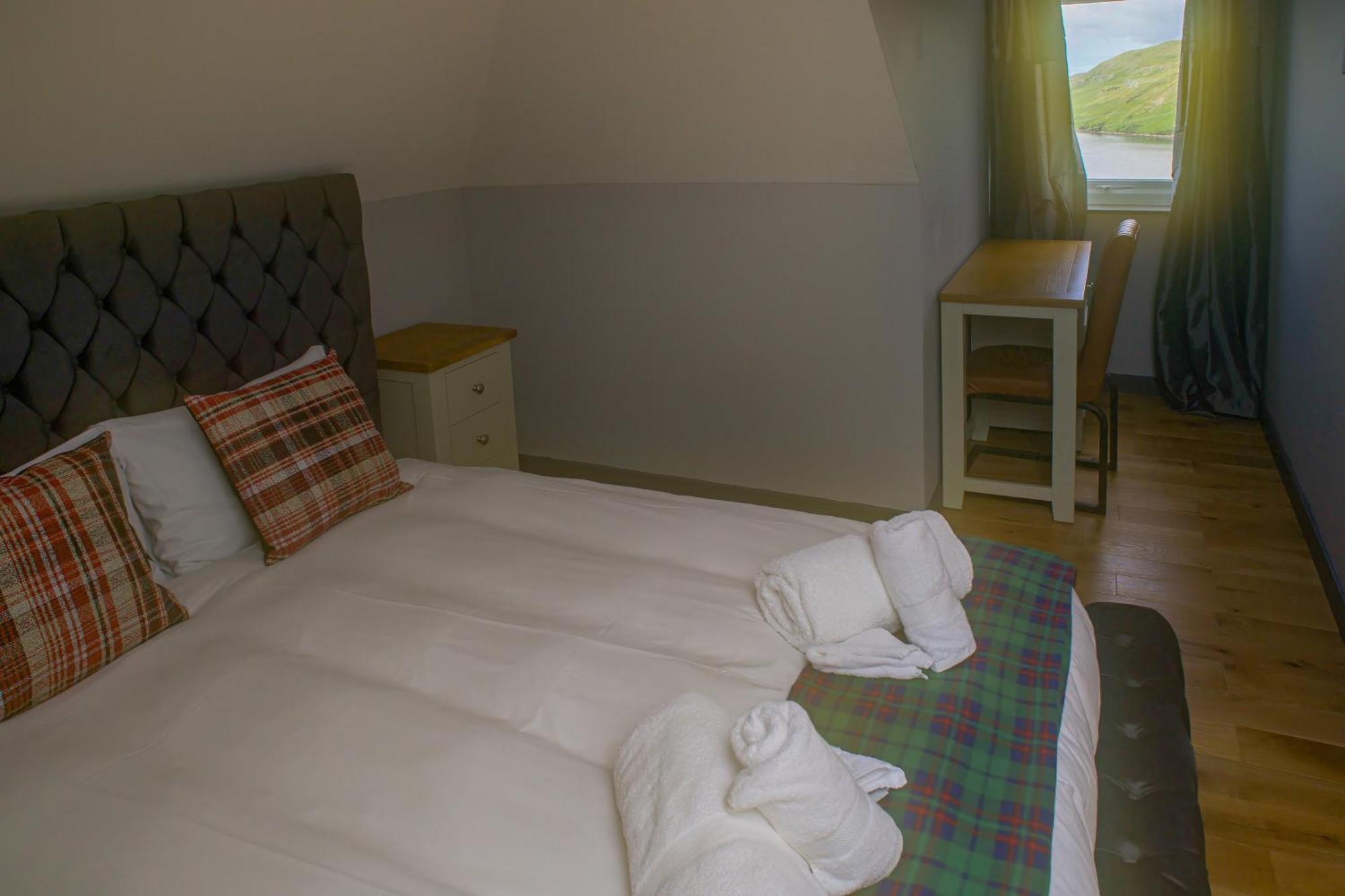 Luxury 4 Bedroom Cottage With Stunning Views Near Fairy Pools! Carbost  Buitenkant foto
