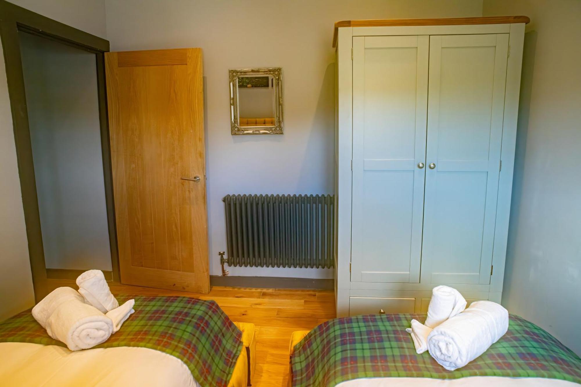 Luxury 4 Bedroom Cottage With Stunning Views Near Fairy Pools! Carbost  Buitenkant foto