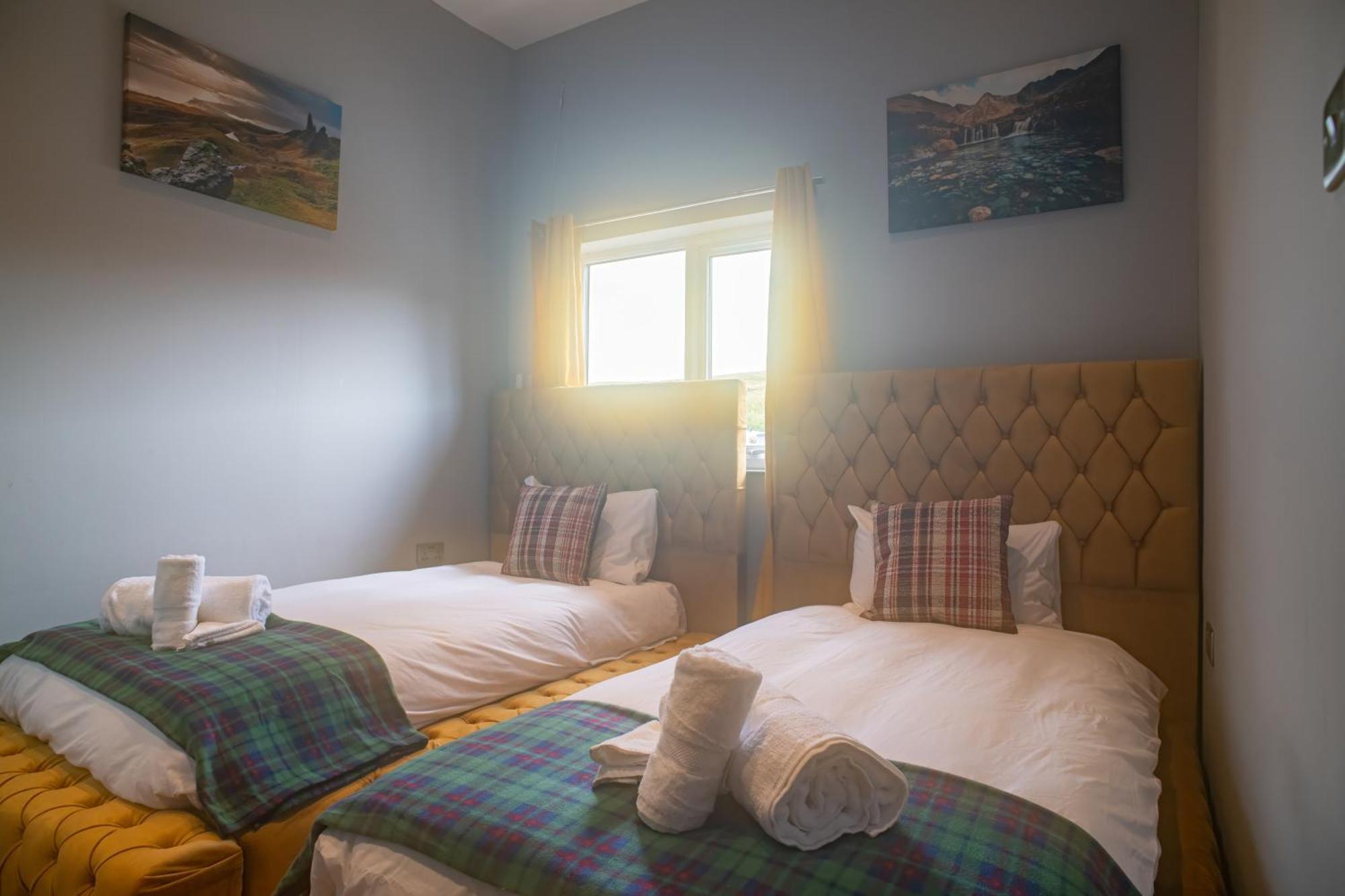 Luxury 4 Bedroom Cottage With Stunning Views Near Fairy Pools! Carbost  Buitenkant foto